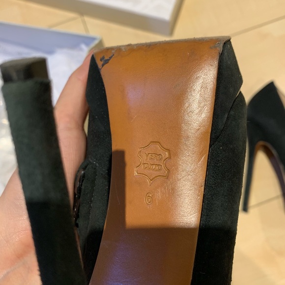 Shoes - Picture 5 of 7